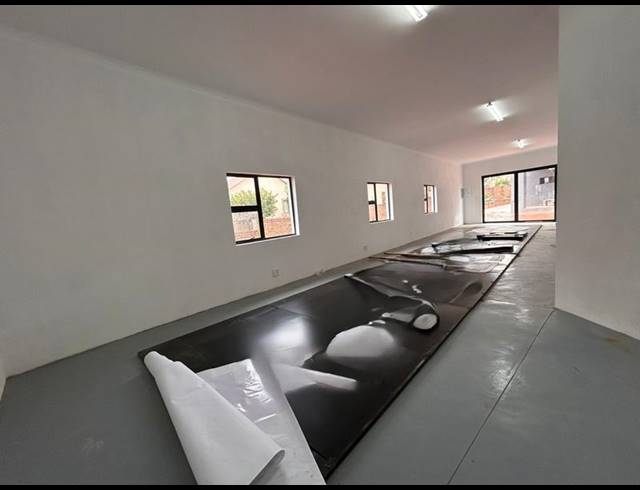 BUSINESS PROPERTY TO RENT IN HALFWAY GARDENS